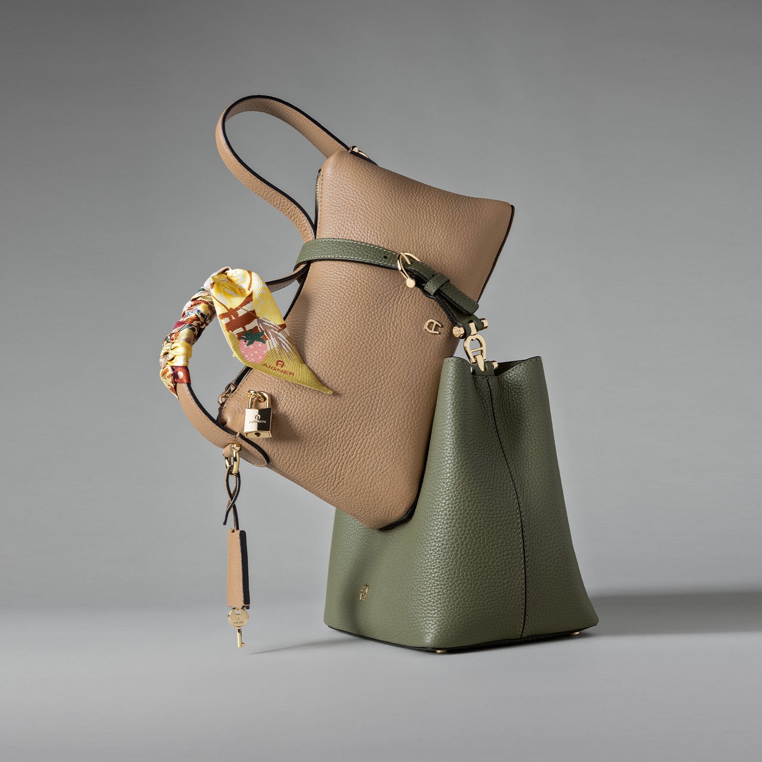 AIGNER Shoulder Bags