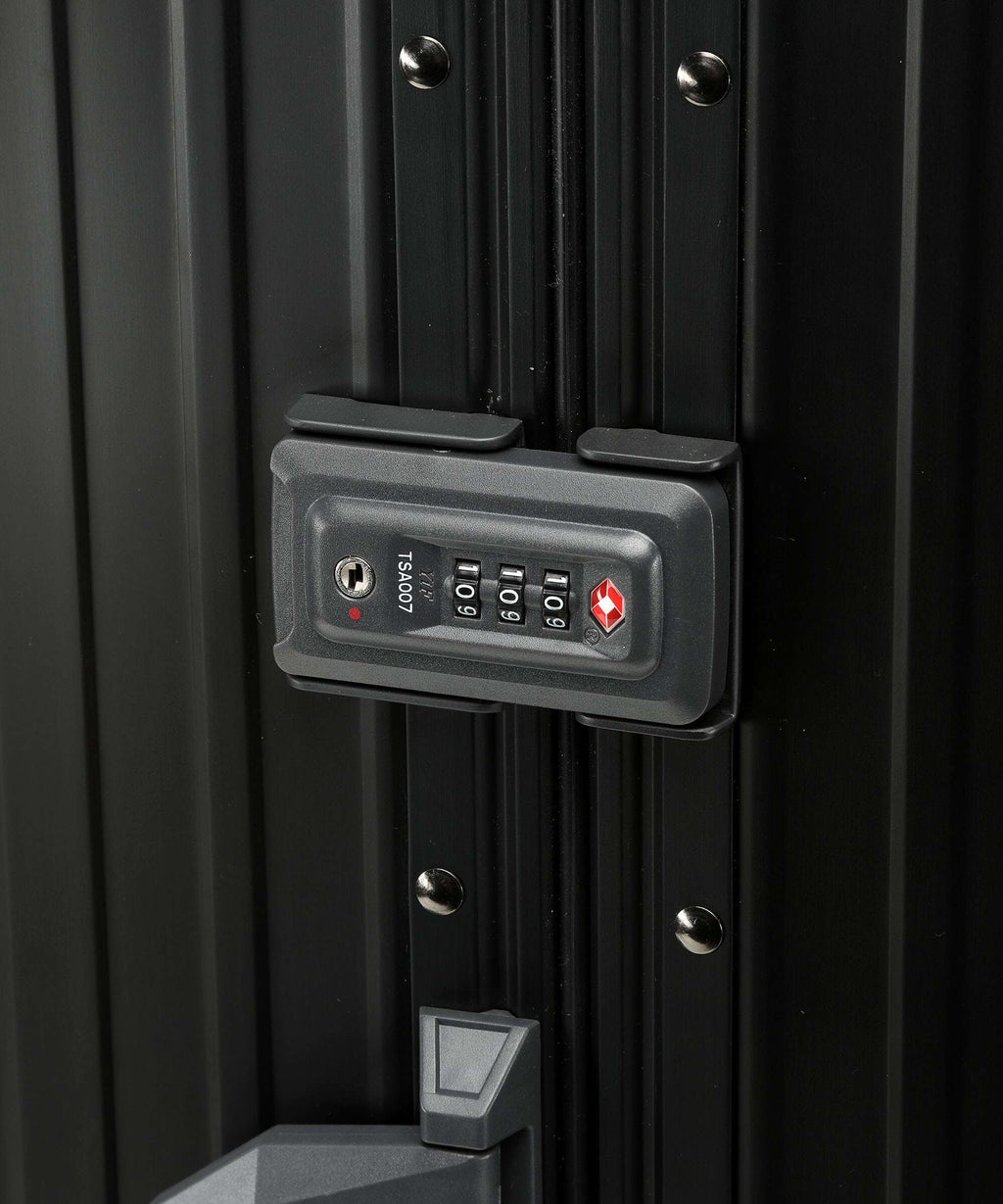 Aleon 26 Traveler Spinner (4 wheels) onyx