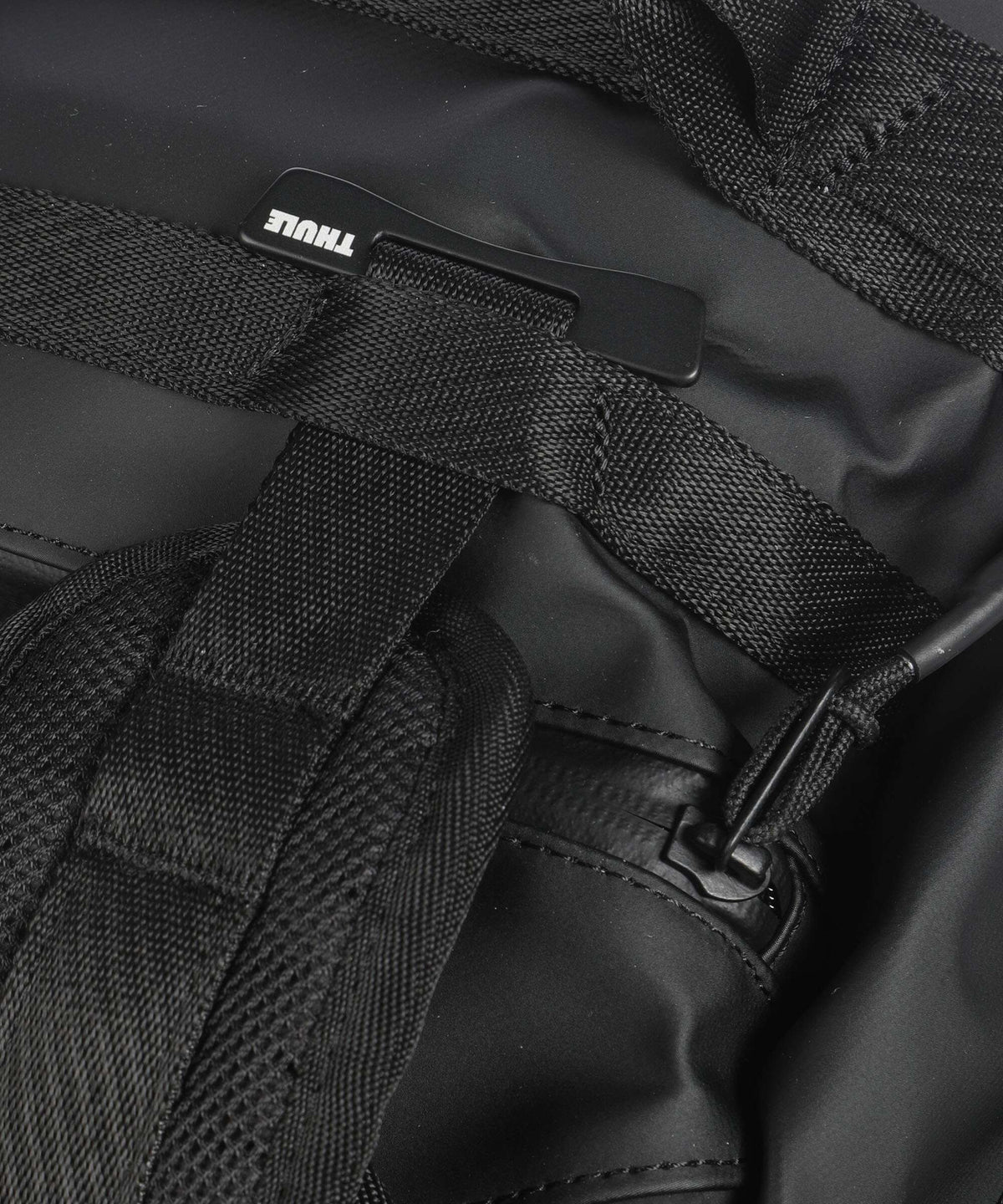 Thule Chasm 30 Weekend bag black