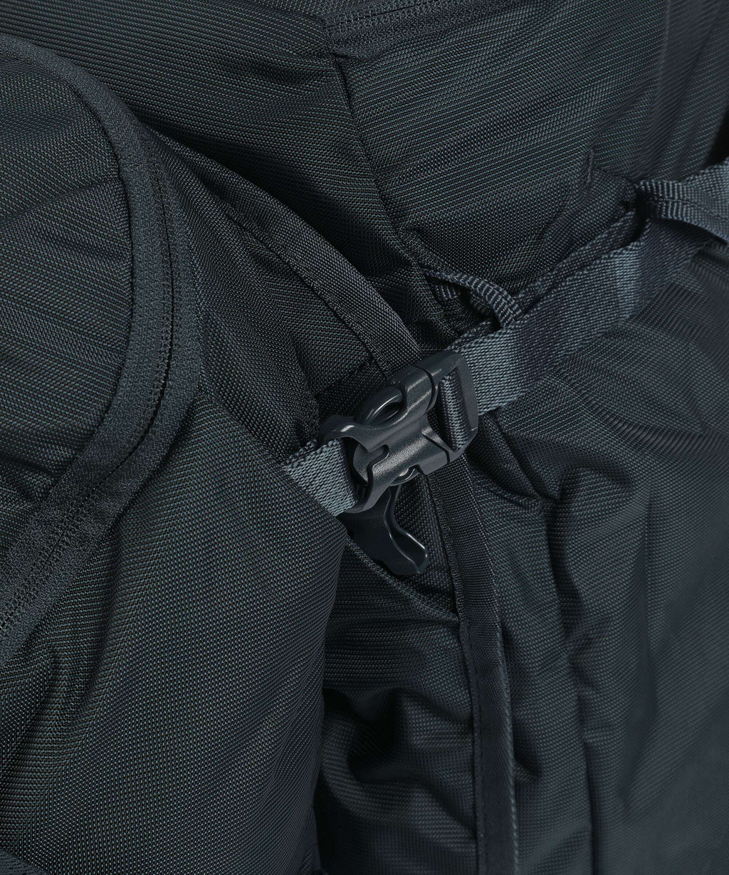 Thule Landmark 60 W Travel backpack darkest blue