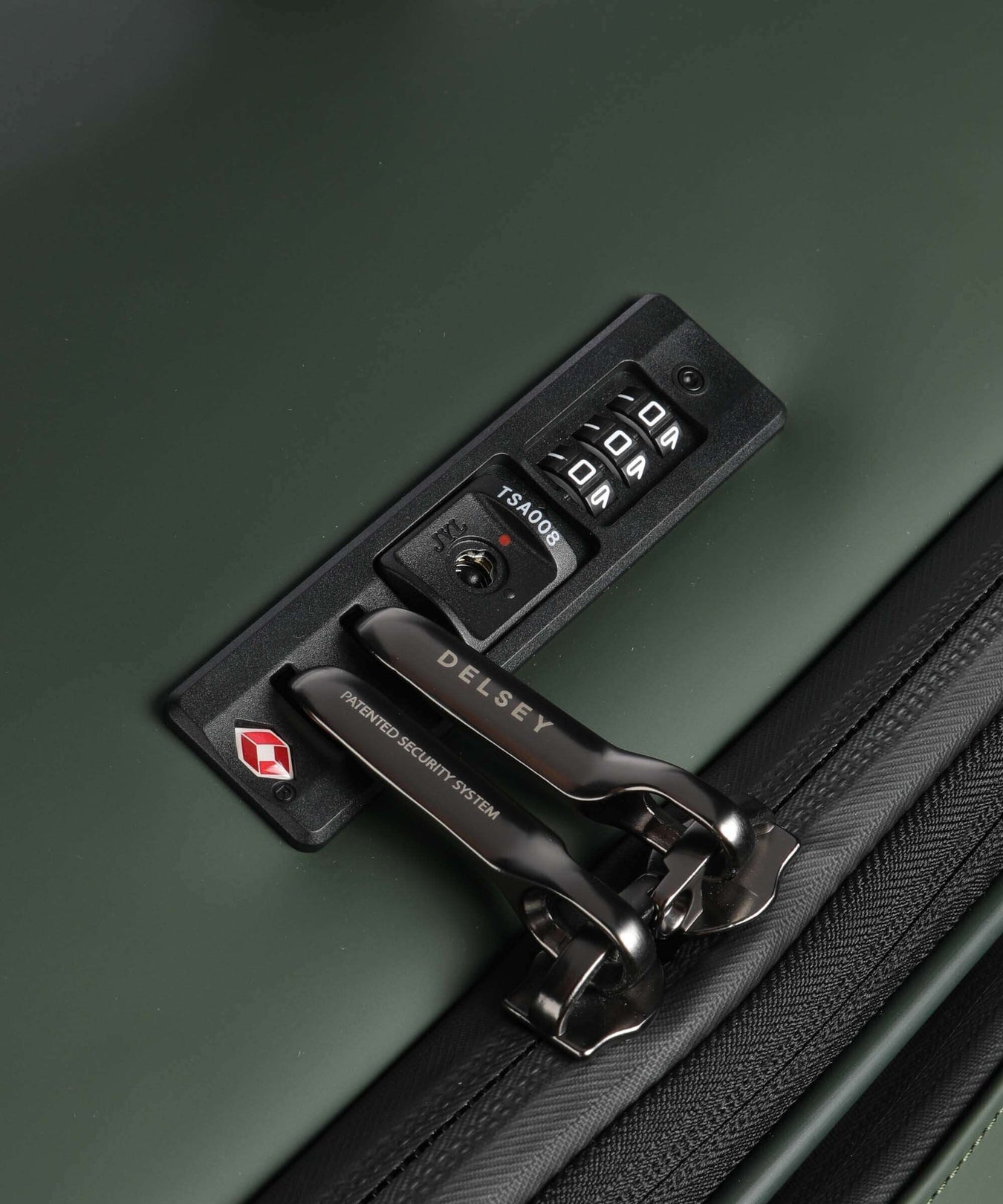 Delsey Paris Turenne Soft Spinner (4 wheels) gruen