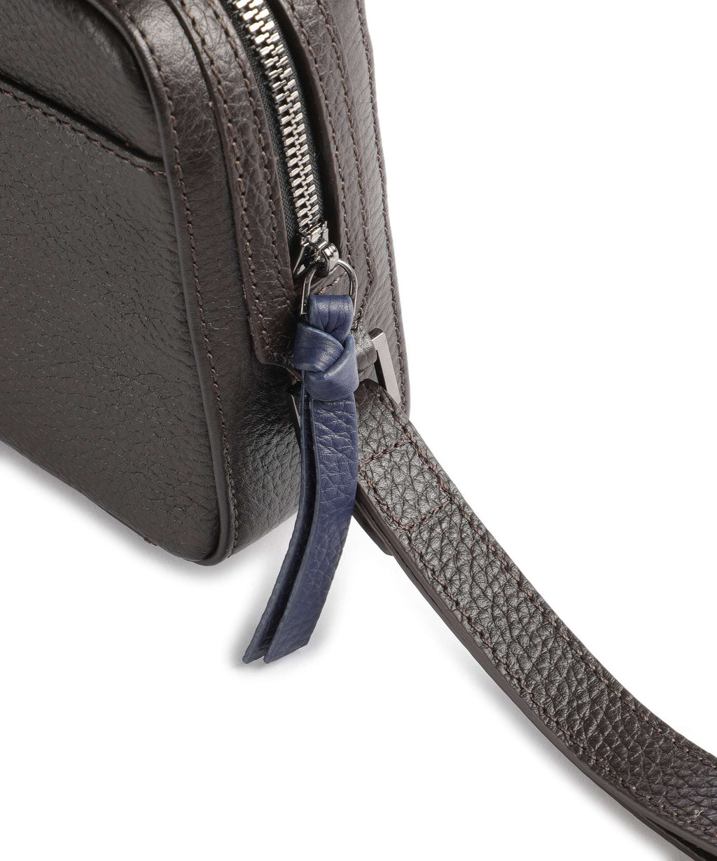 Braun Büffel Novara Wristlet choco