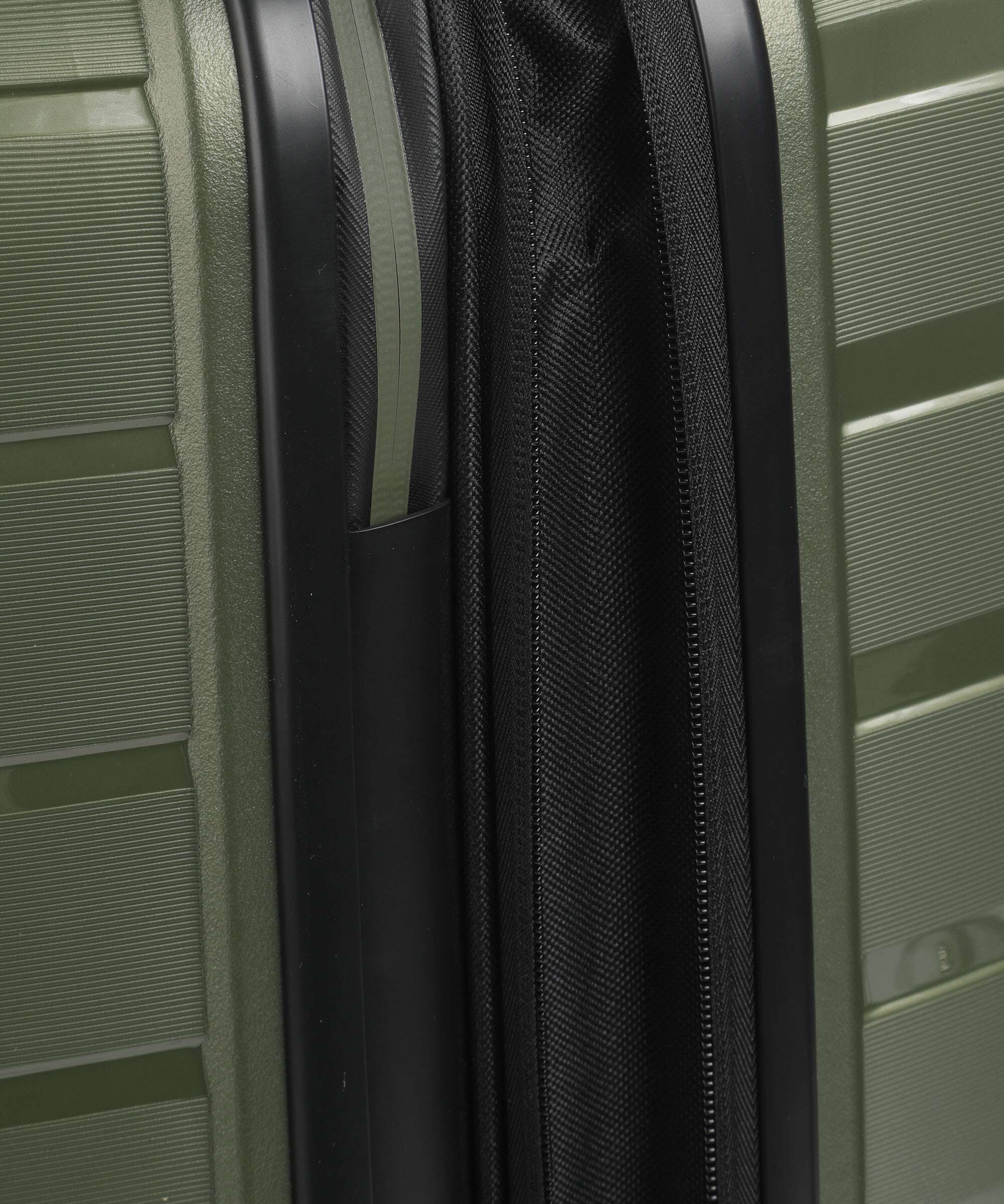 Travelite Air Base Suitcase set (4 wheels) olive