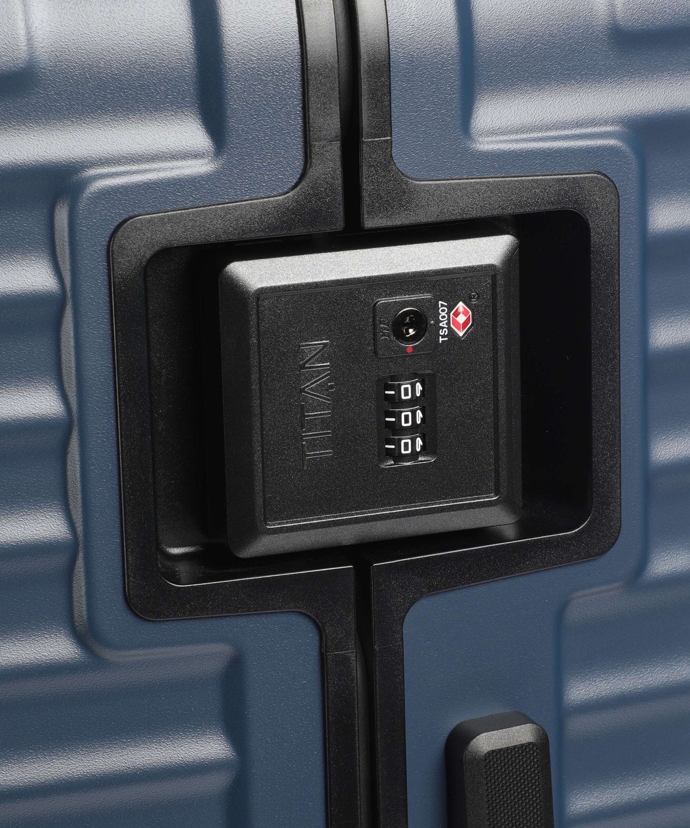 Titan Overseas Spinner (4 wheels) midnight blue