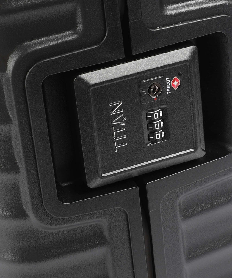 Titan Overseas Spinner (4 wheels) nightshade black