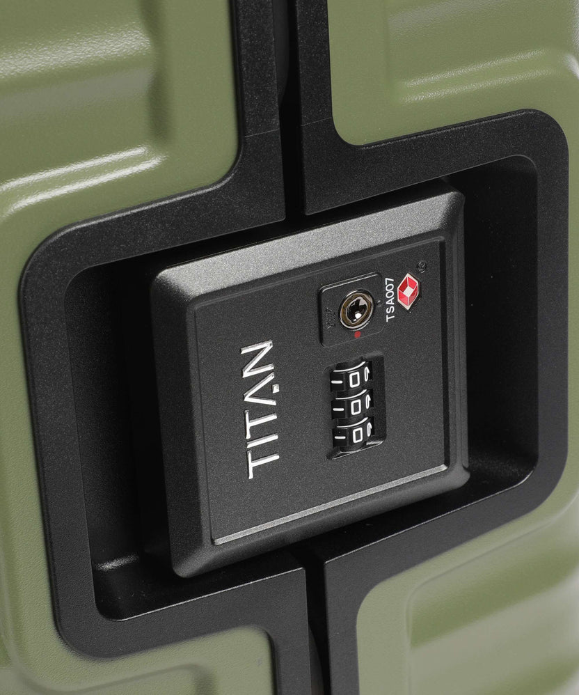 Titan Overseas Spinner (4 wheels) forest green