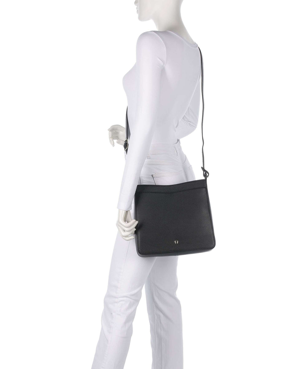 Aigner Pura M Shoulder bag black