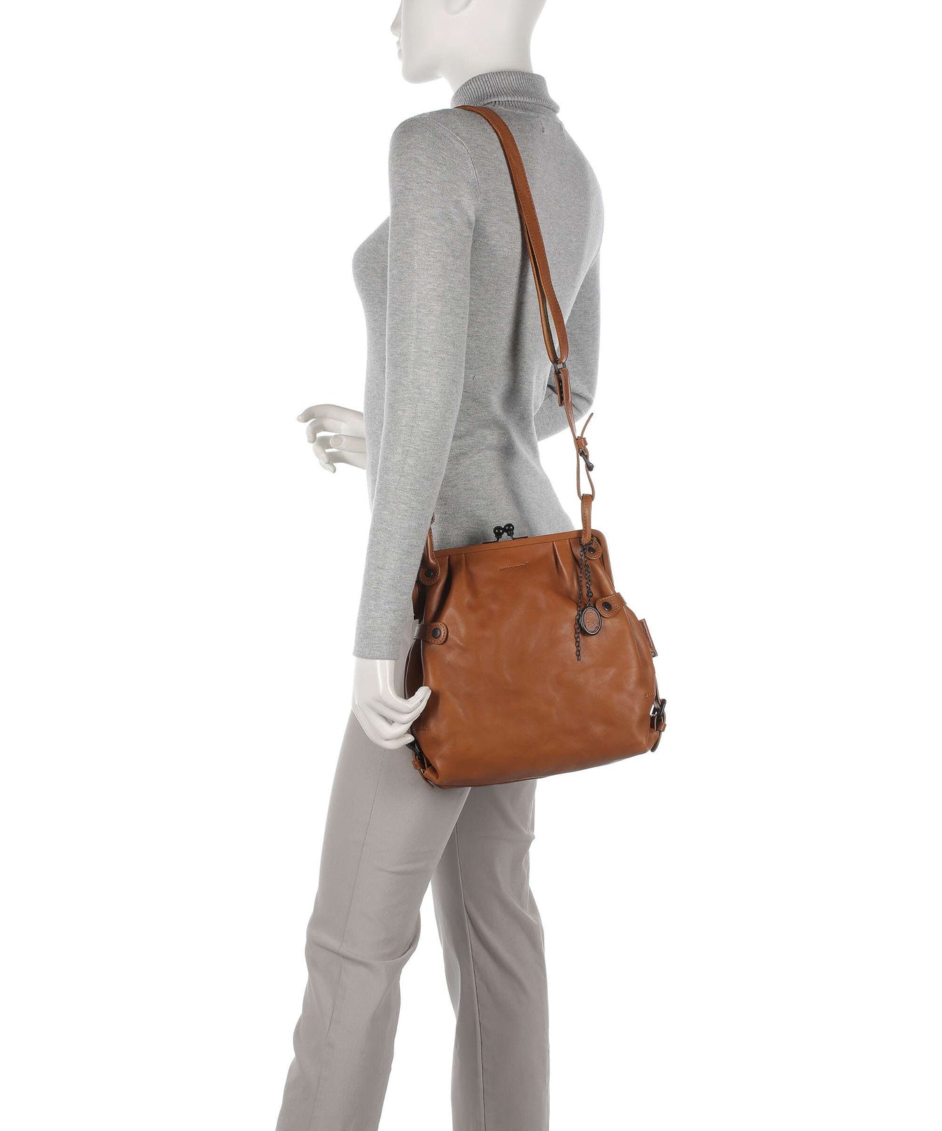 Aunts & Uncles Grandma's Luxury Club Mrs. Tea Cake Shoulder bag caramel