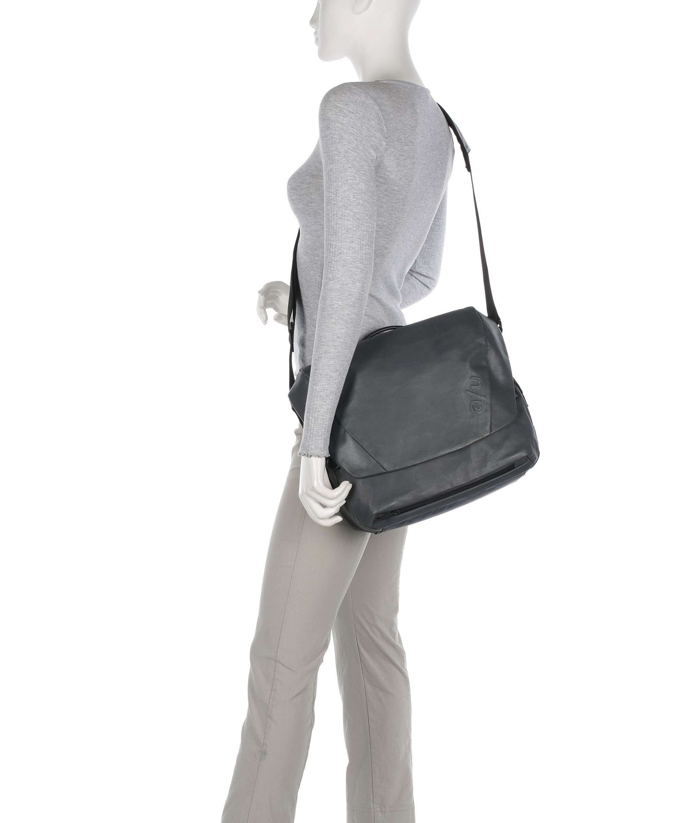 Aunts & Uncles Japan Yamakuni Messenger bag volcanic ash