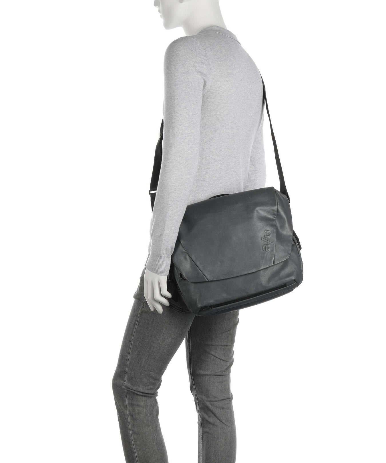 Aunts & Uncles Japan Yamakuni Messenger bag volcanic ash