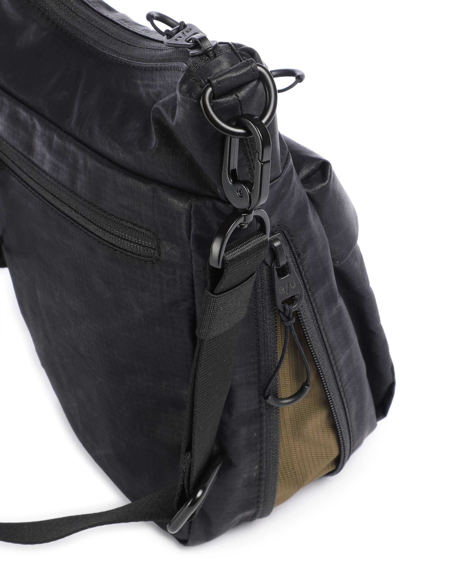 Aunts & Uncles Japan RE lite Yura Crossbody bag black