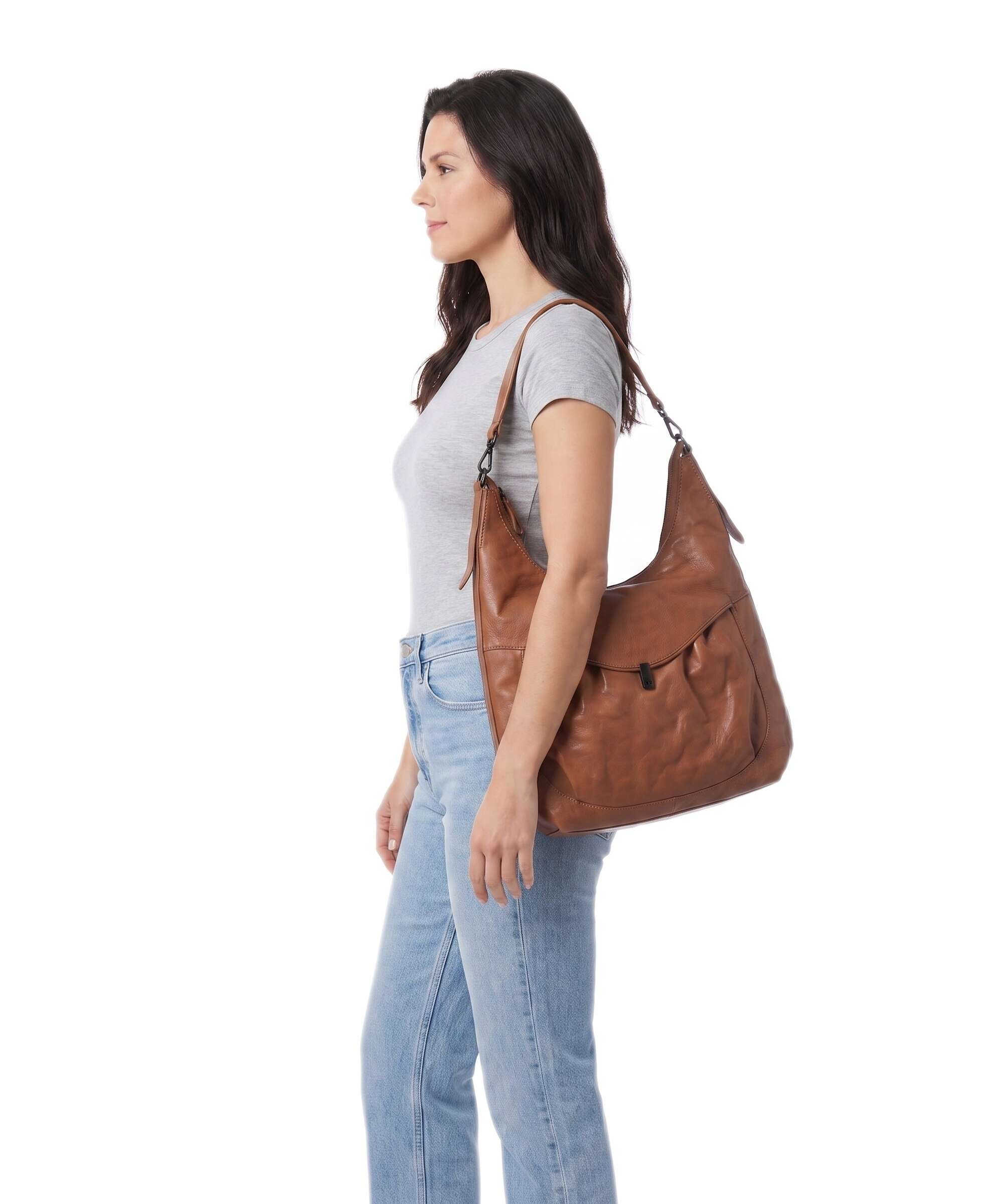 Aunts & Uncles Grandma's Luxury Club Mrs. Banoffee Pie Hobo bag caramel