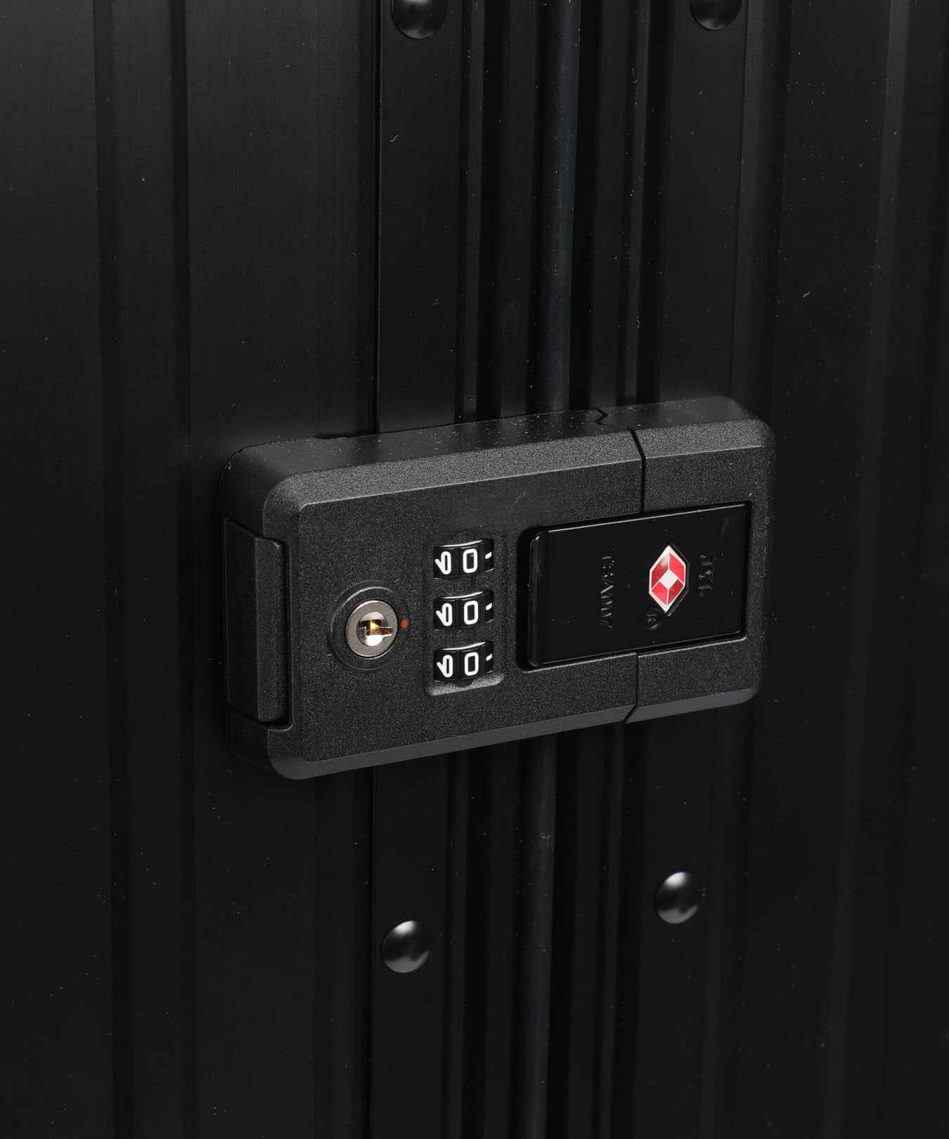 Aleon Classic 26 Traveler Spinner (4 wheels) onyx