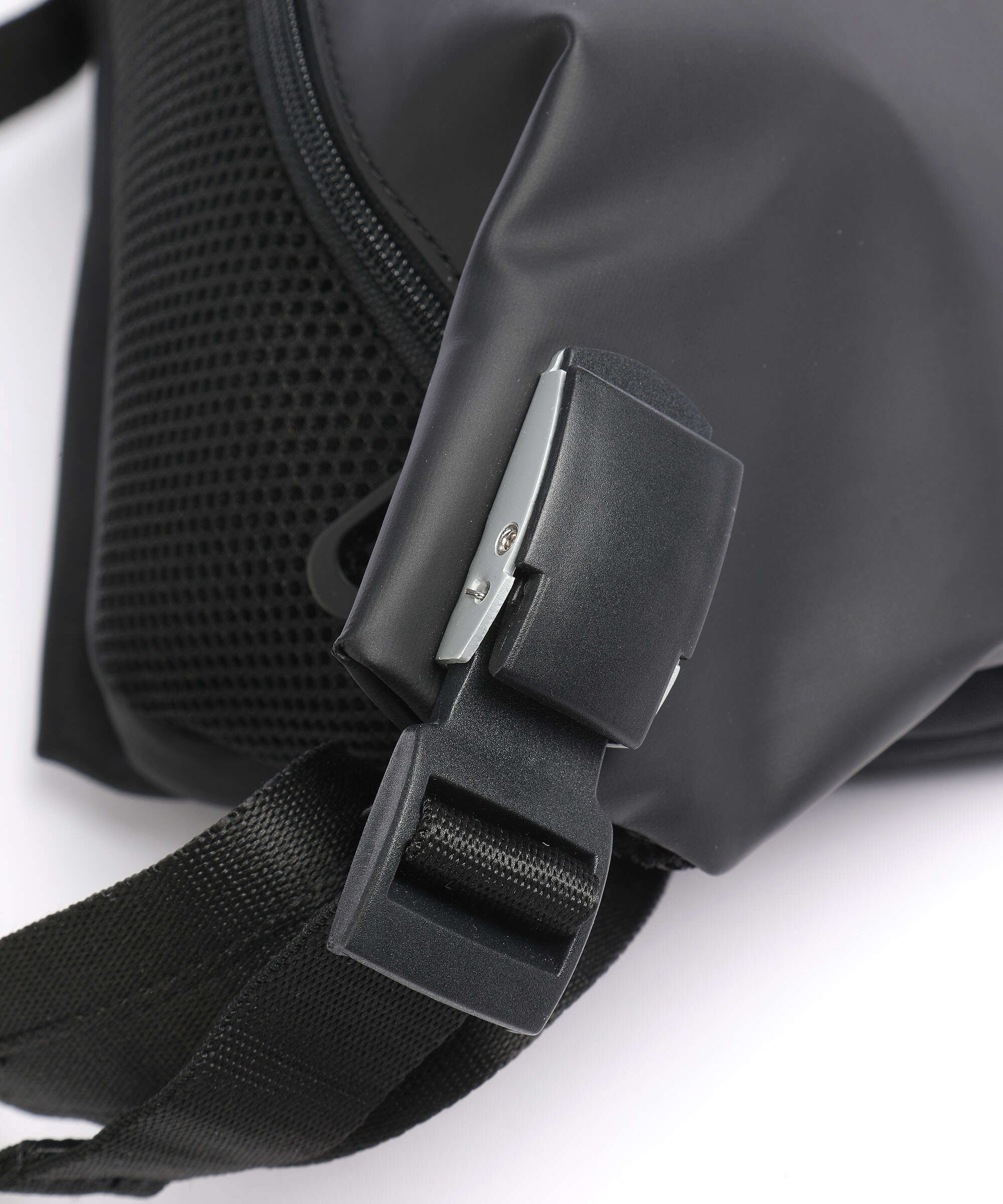 Côte&Ciel Isarau Belt bag black