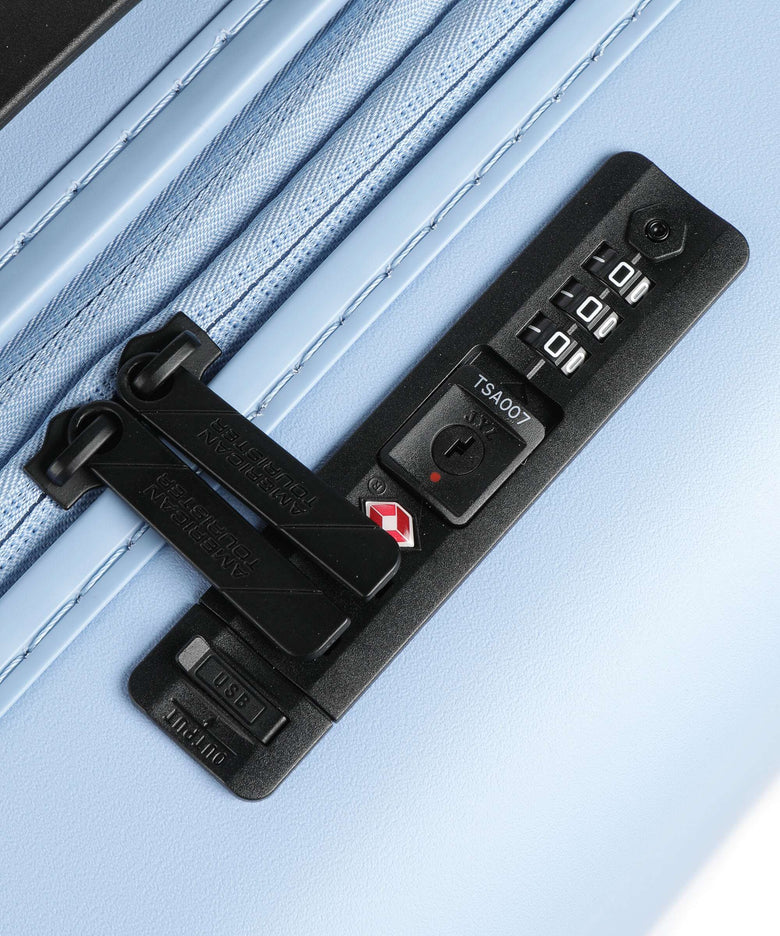 American Tourister Novastream Spinner (4 wheels) pastel blue