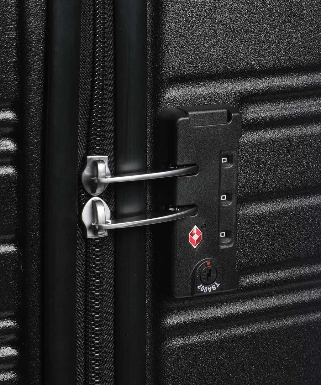 American Tourister High Turn Suitcase set (4 wheels) matte black