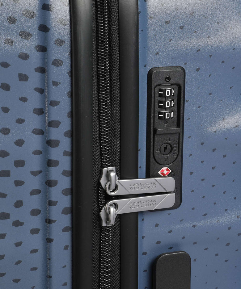 American Tourister Wavebreaker Disney Spinner (4 wheels) captain america city