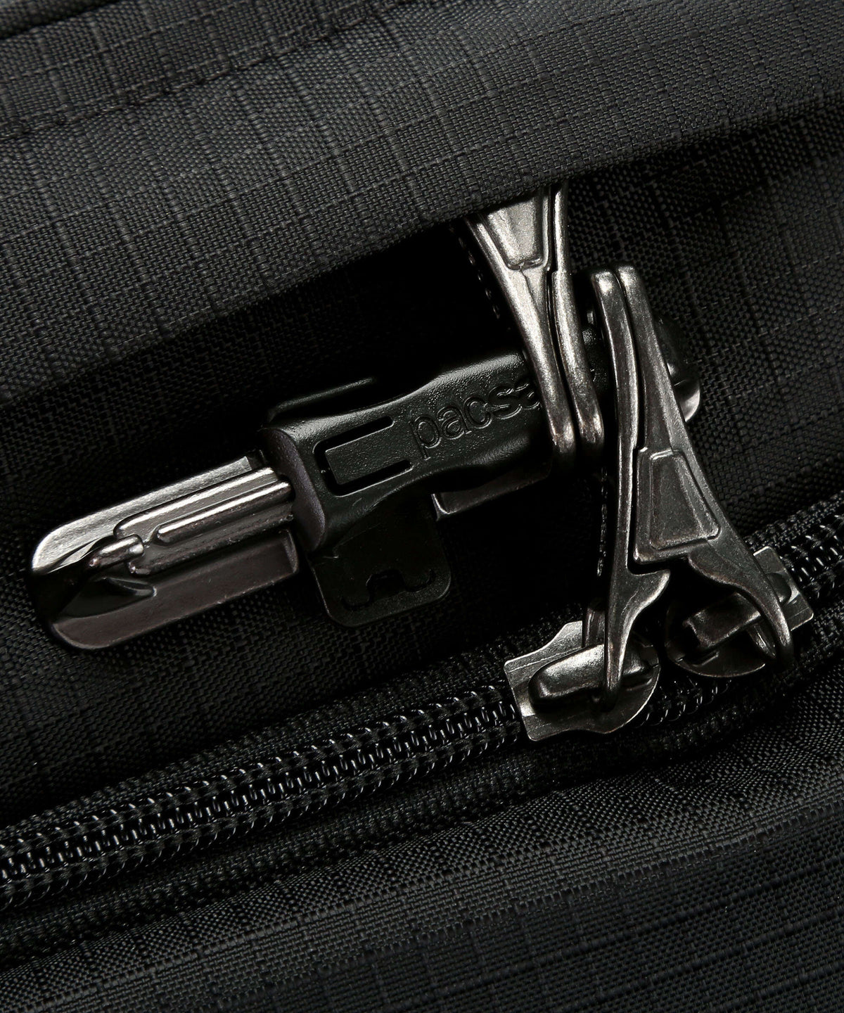 Pacsafe Vibe 25 Laptop backpack jet black