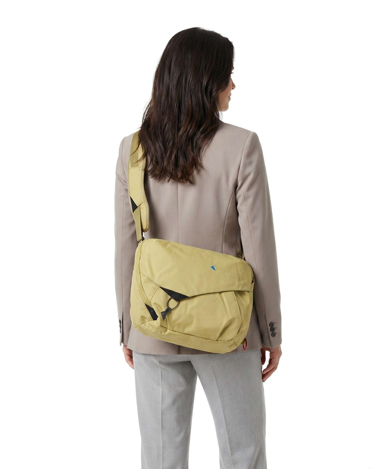 Klättermusen Gaut Briefcase dark straw