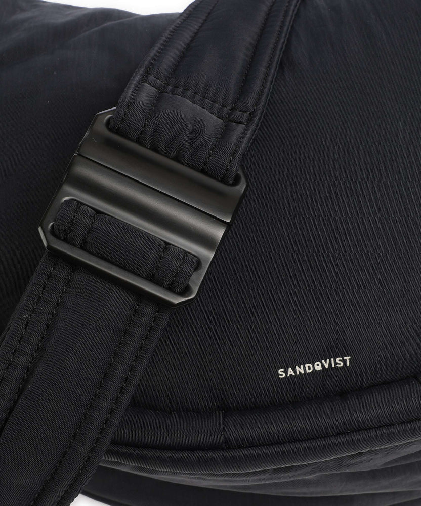 Sandqvist Curve S Crossbody bag black