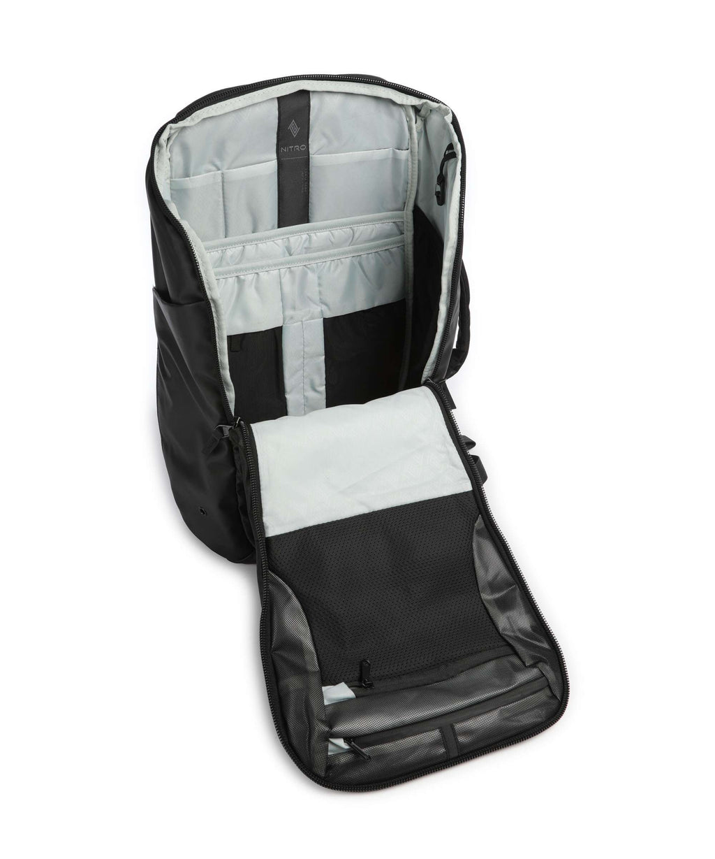 Nitro Nikuro Traveler 32 Travel backpack black out