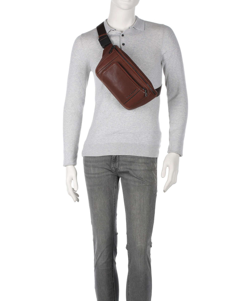 Piquadro S134 Fanny pack brown