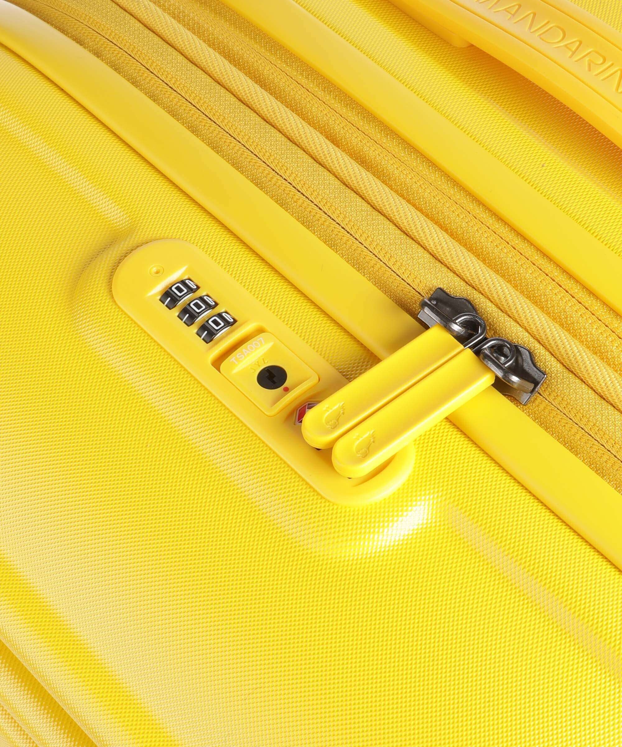 Mandarina Duck Logoduck+ Spinner (4 wheels) yellow