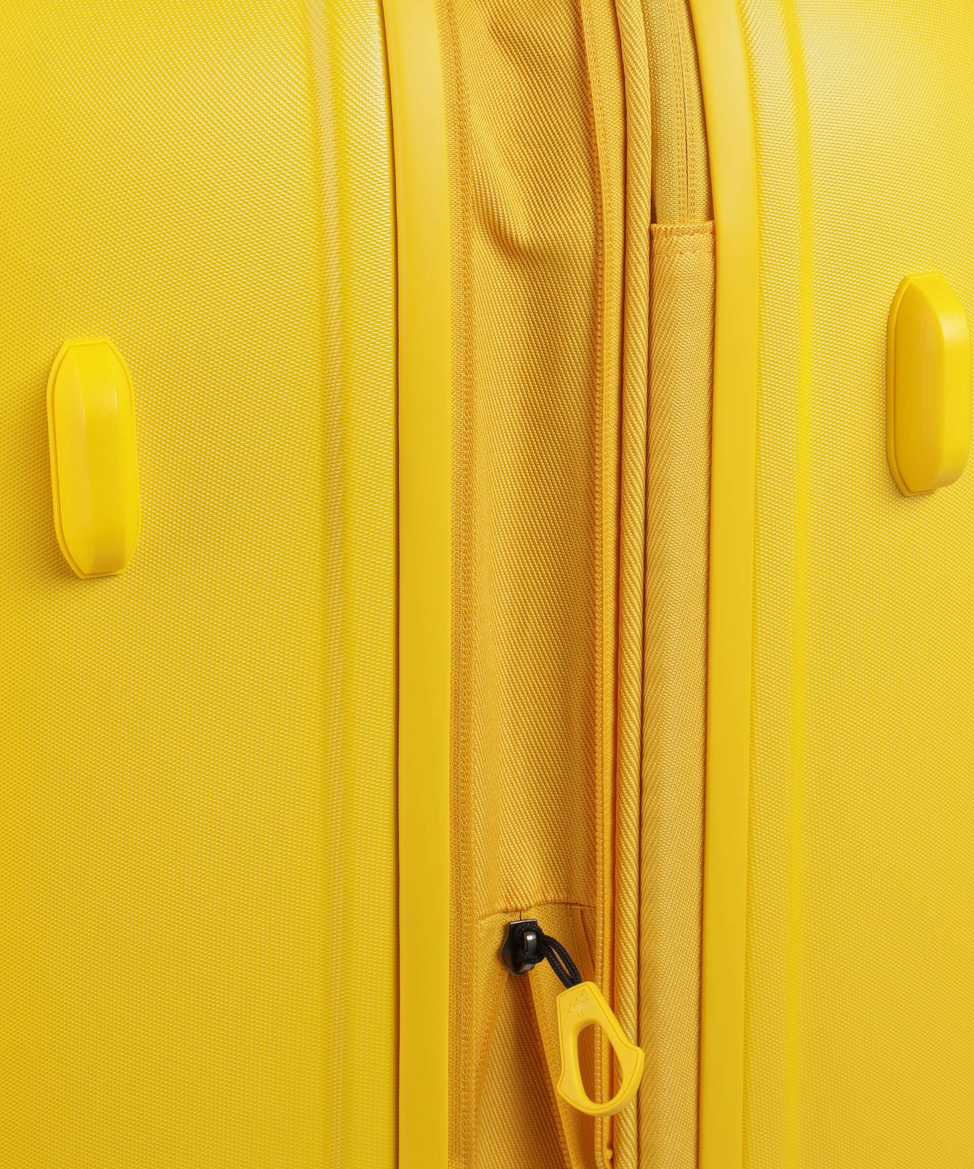 Mandarina Duck Logoduck+ Spinner (4 wheels) duck yellow