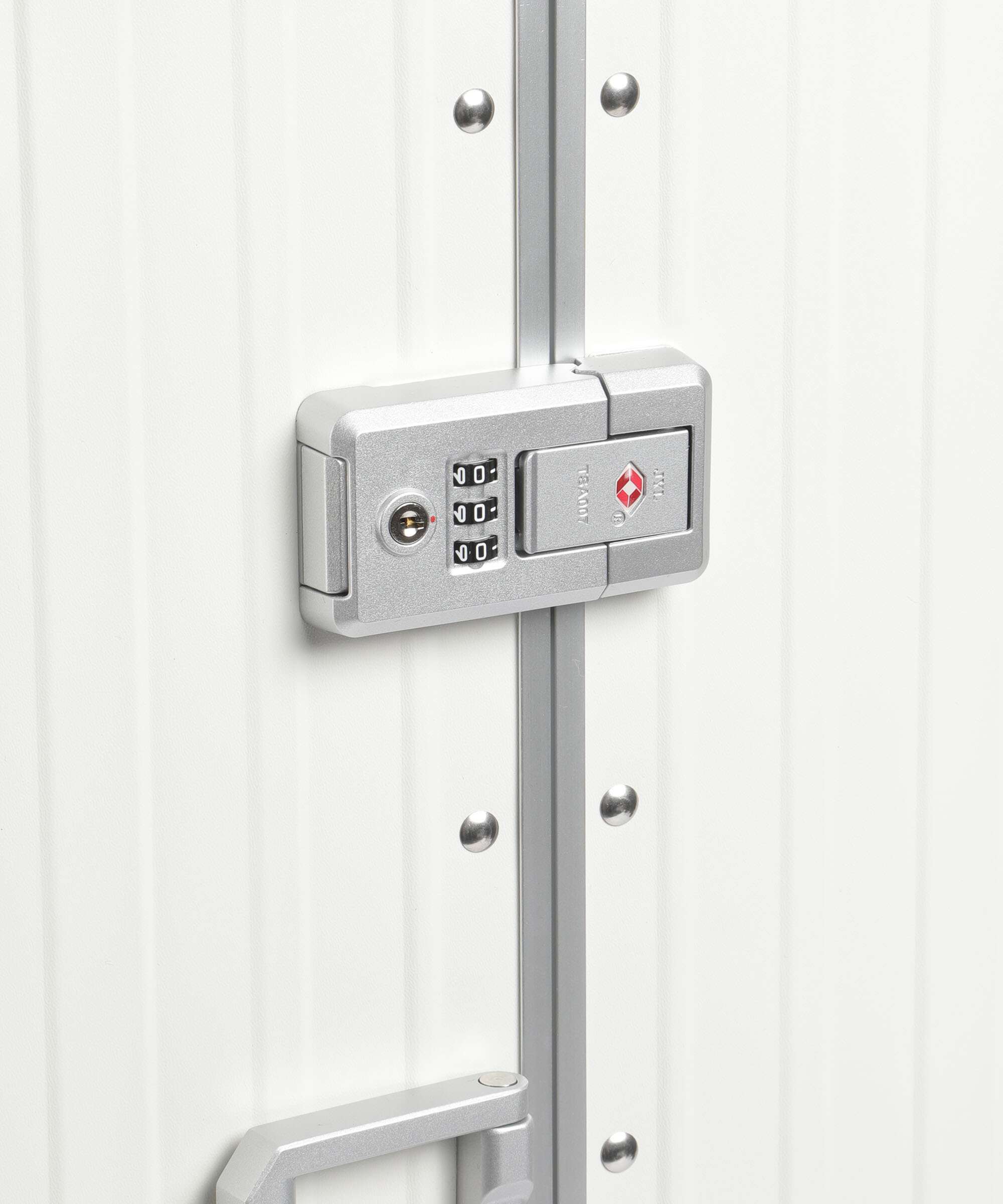 Aleon Fortis 26 Traveler Spinner (4 wheels) snow white