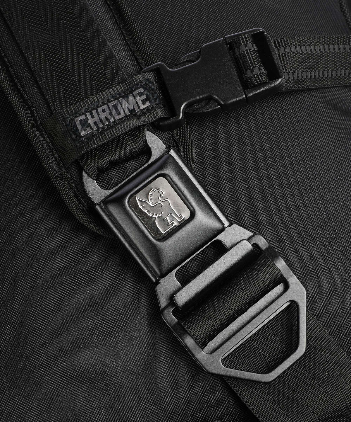 Chrome Kadet Max Fanny pack black