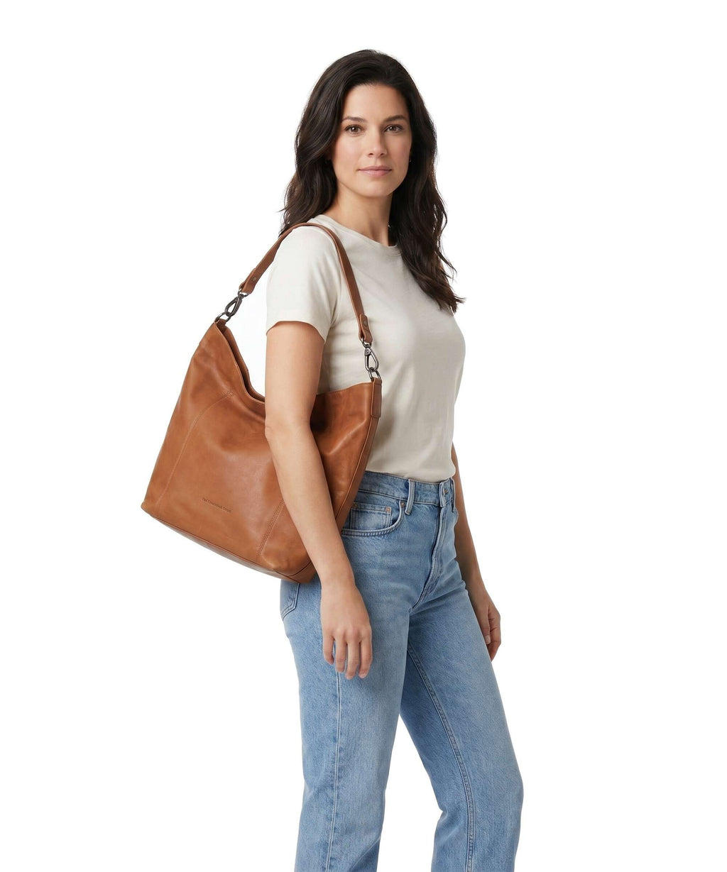The Chesterfield Brand Wax Pull Up Cow Zira Hobo bag cognac