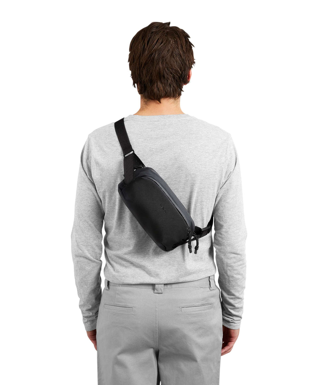 Bellroy Venture 2.5L Ready Fanny pack black